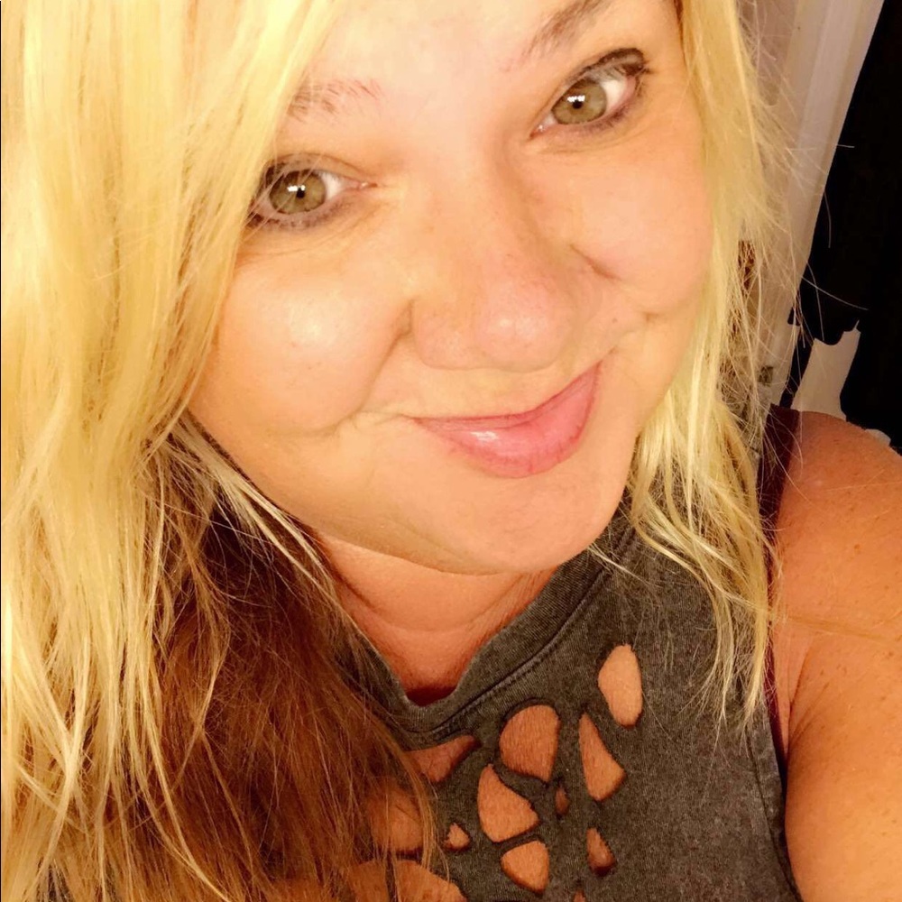 Hi, I’m Callylise. Thanks for visiting my closet.